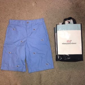 Vineyard vines shorts with bag